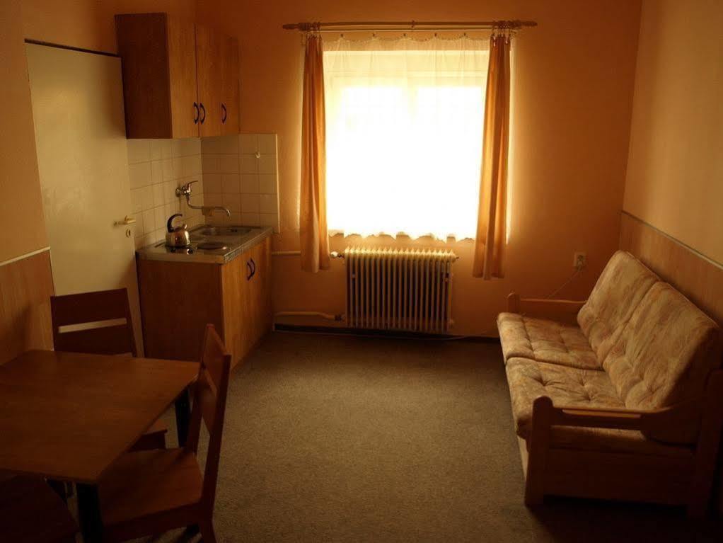 Hostel Sokol Troja Prague Exterior photo
